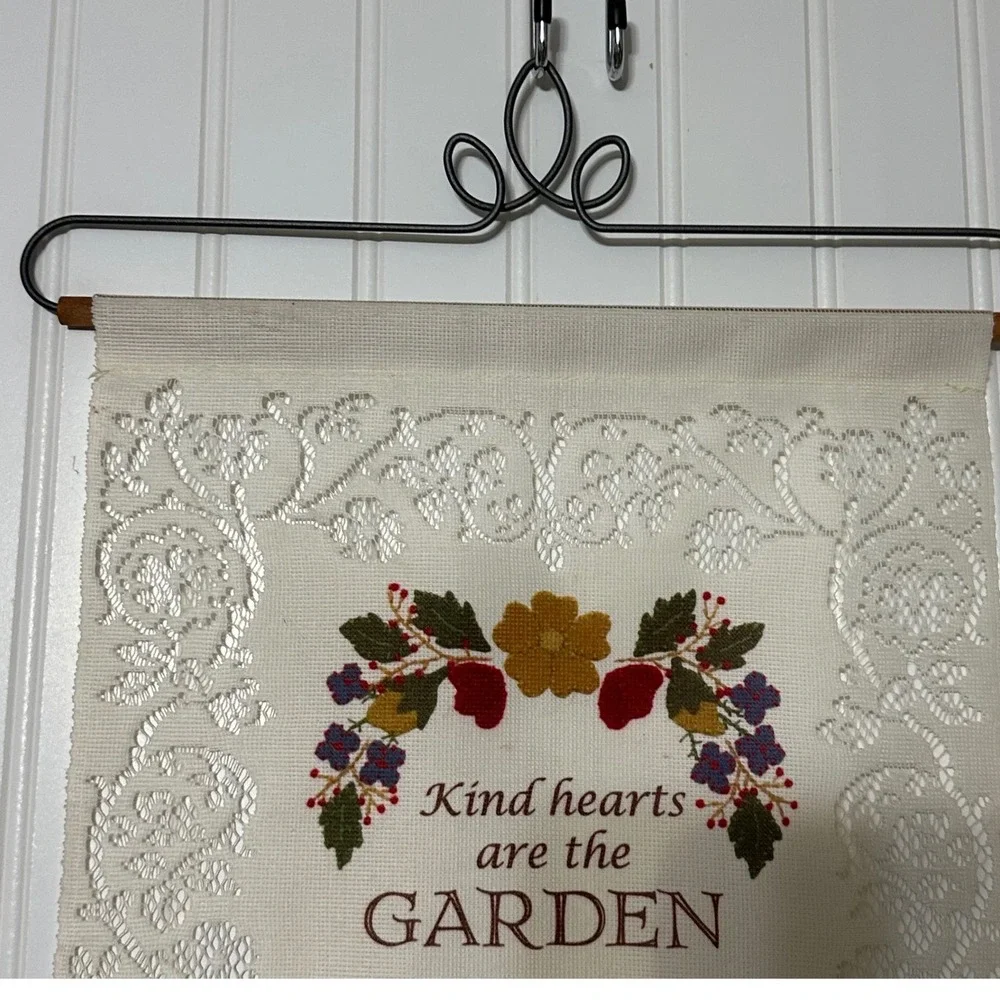 Heritage‎ Lace Wall Hanging Banner White Excellent Garden Poem   Cottage Country